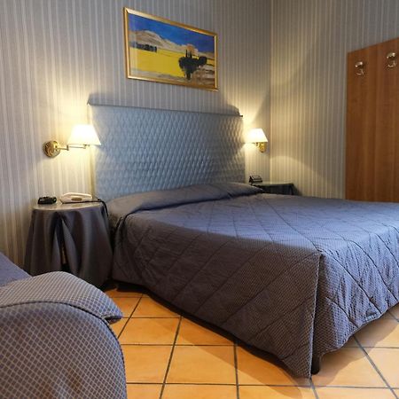 Hotel Lirico Roma Esterno foto