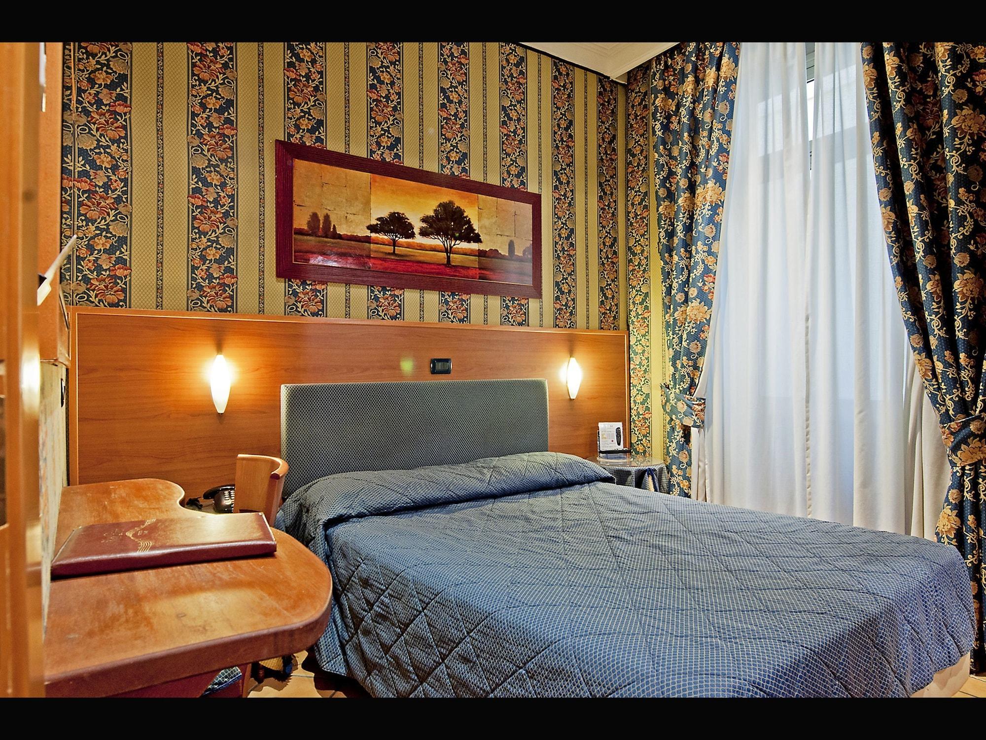 Hotel Lirico Roma Esterno foto