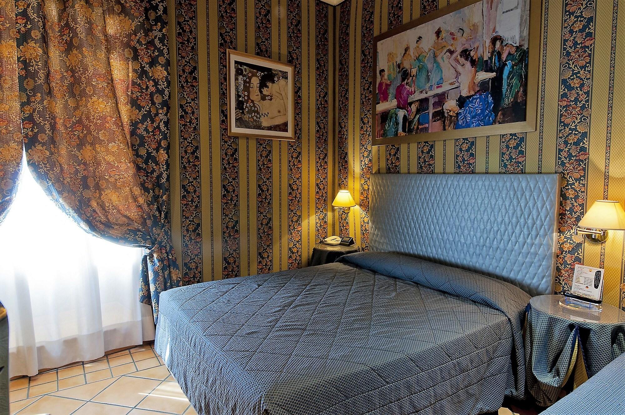 Hotel Lirico Roma Esterno foto