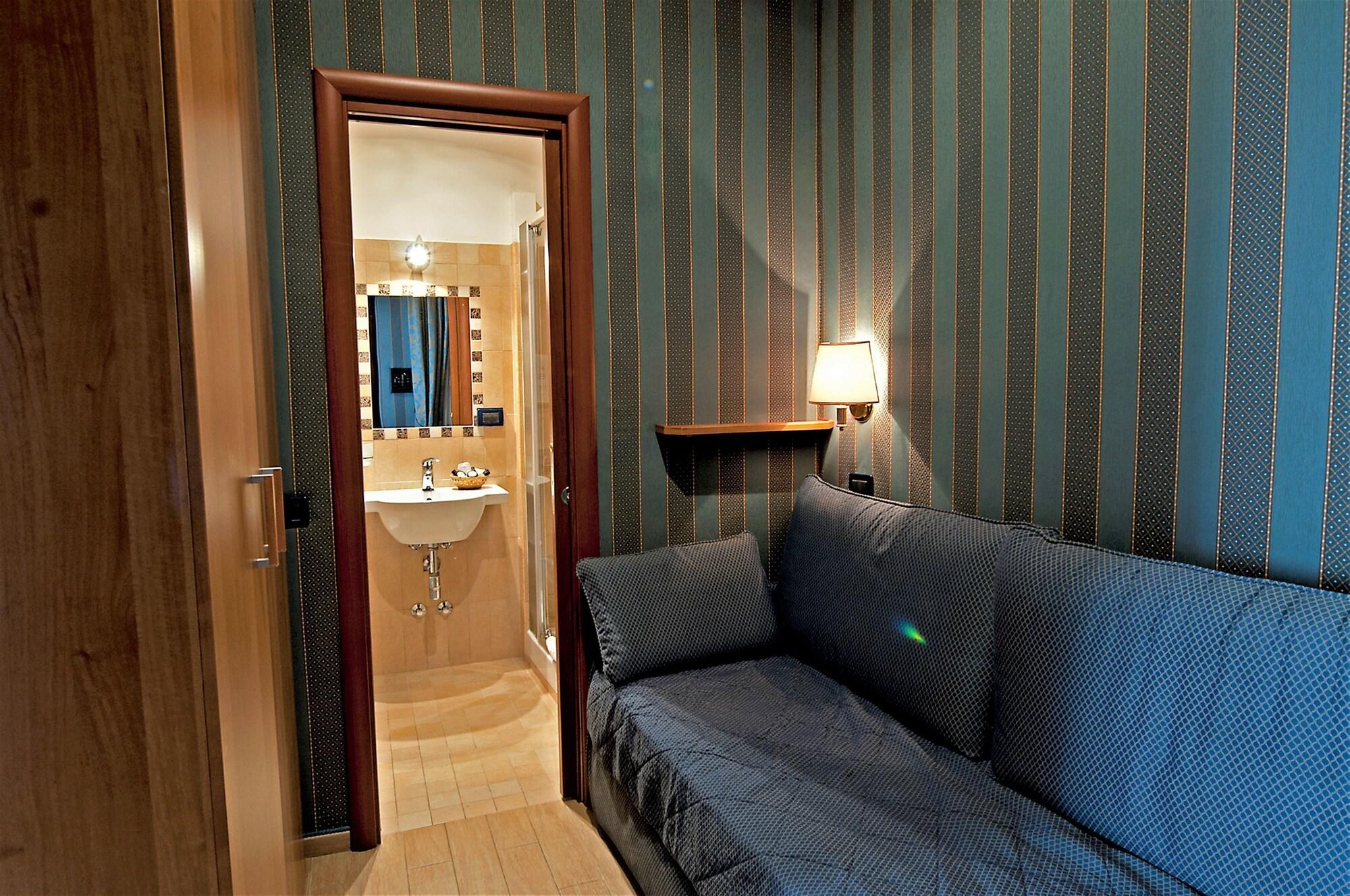 Hotel Lirico Roma Esterno foto