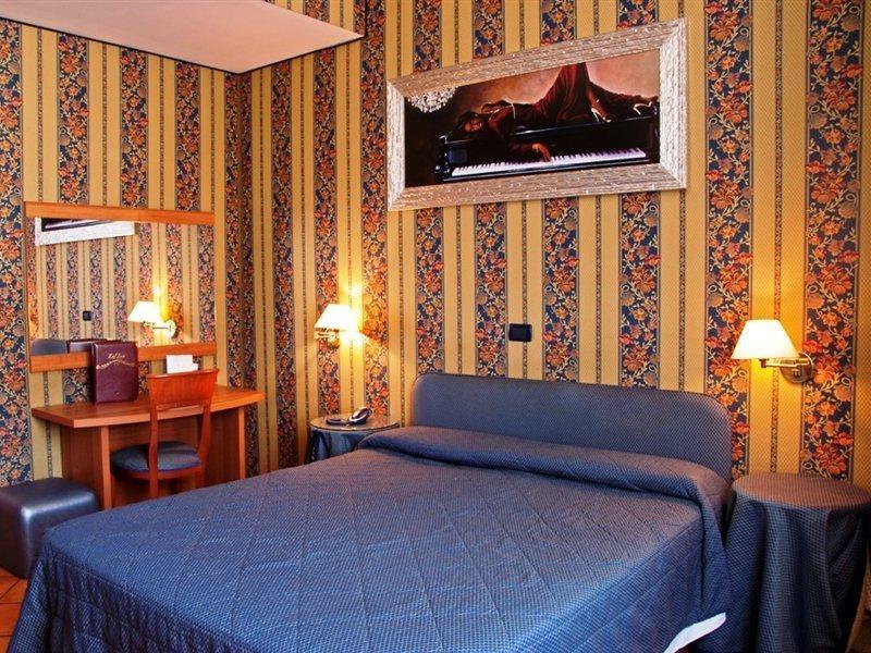 Hotel Lirico Roma Esterno foto