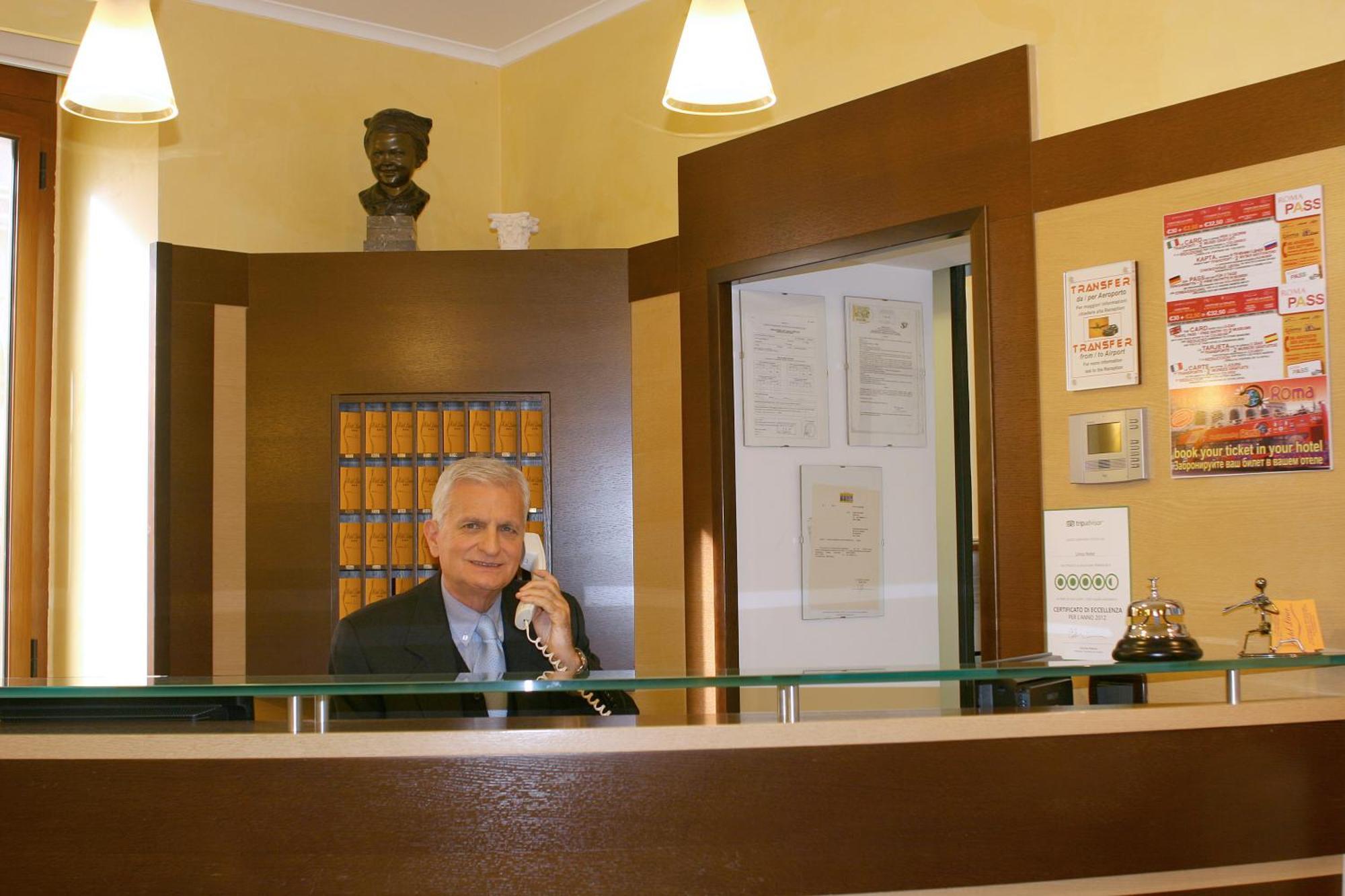 Hotel Lirico Roma Esterno foto