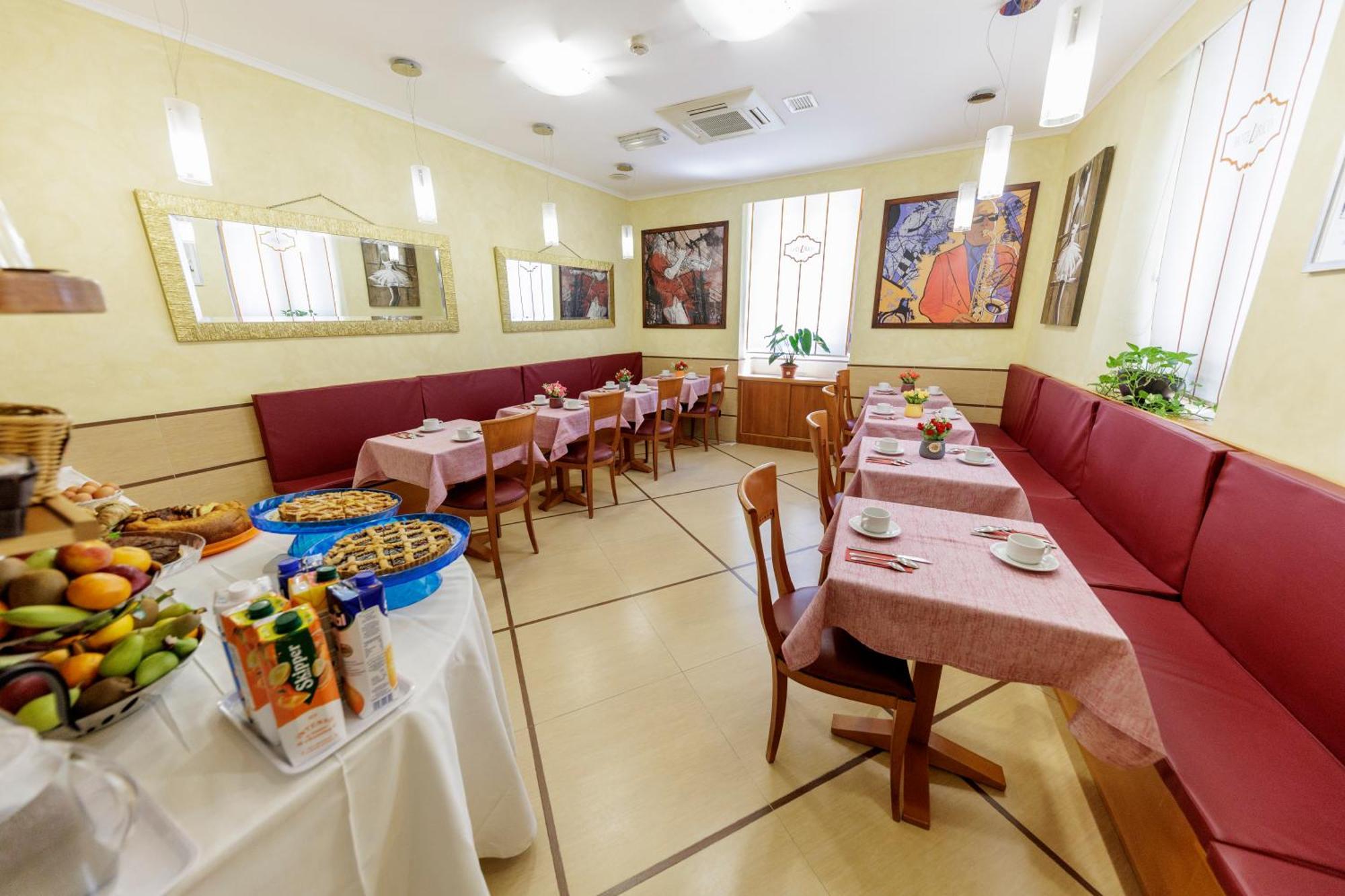 Hotel Lirico Roma Esterno foto