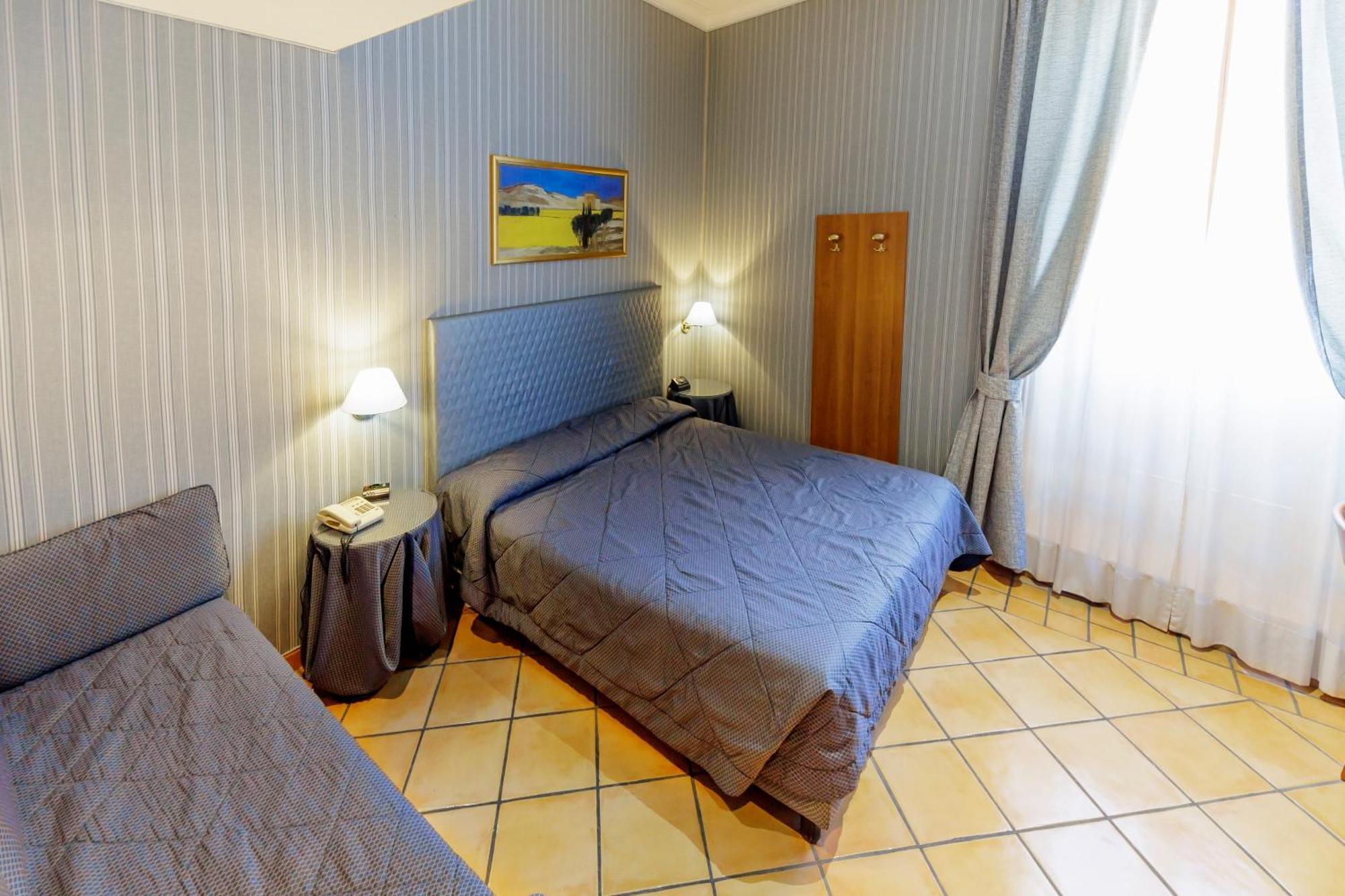 Hotel Lirico Roma Esterno foto