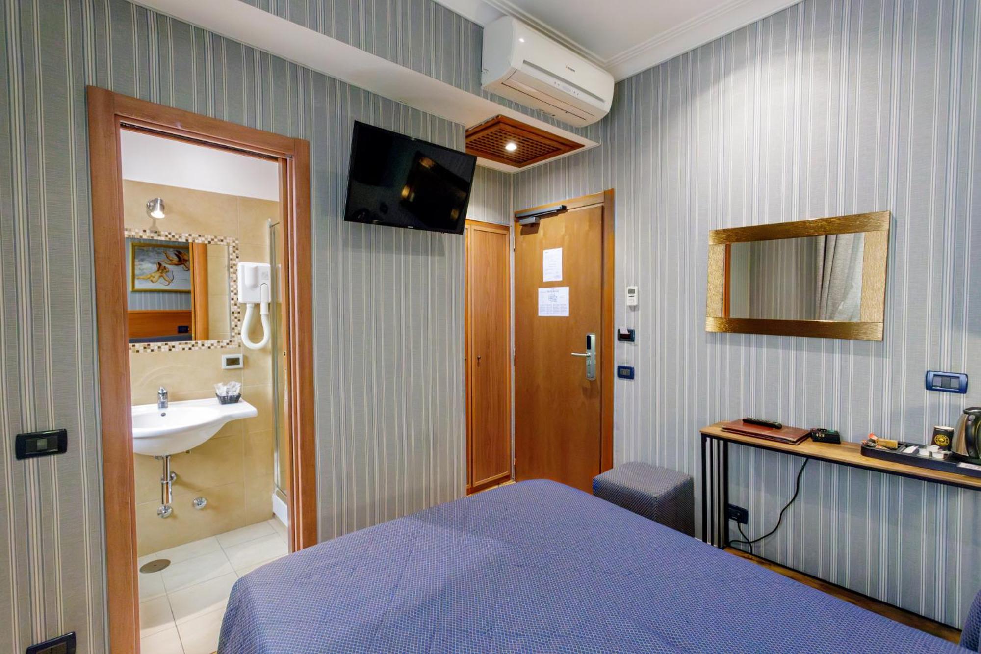 Hotel Lirico Roma Esterno foto