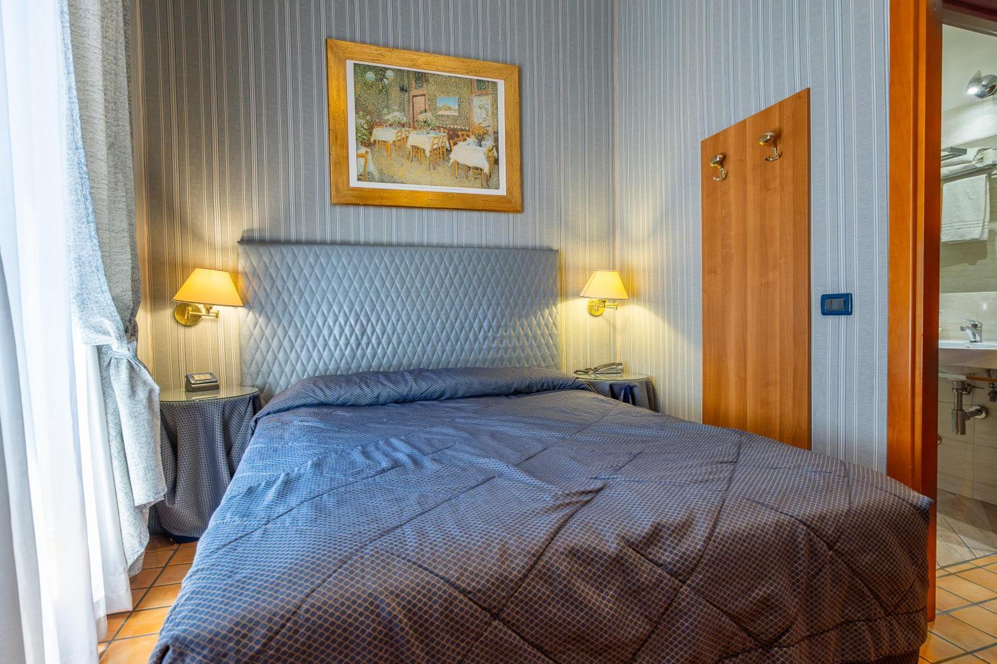 Hotel Lirico Roma Esterno foto