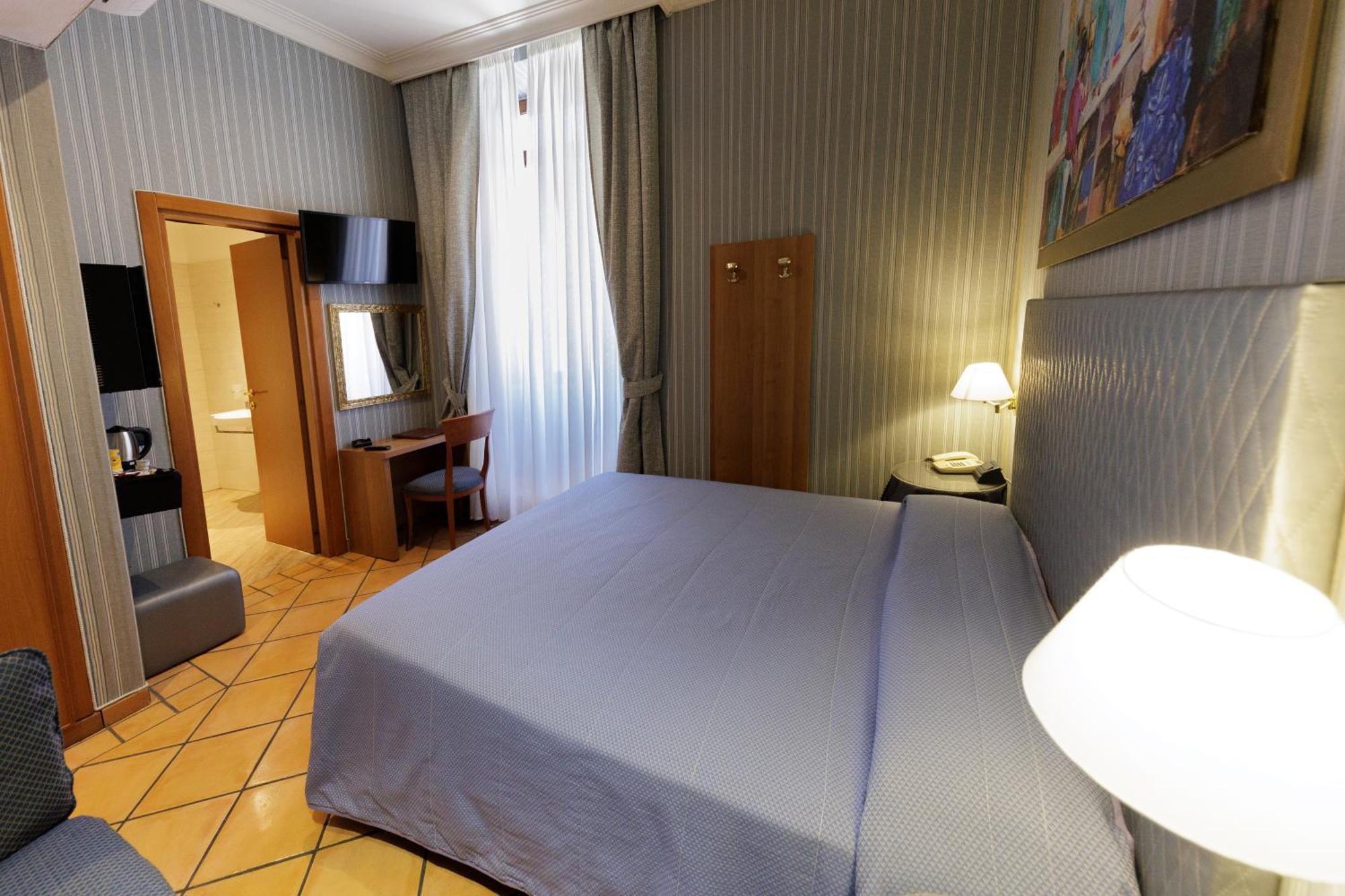 Hotel Lirico Roma Esterno foto