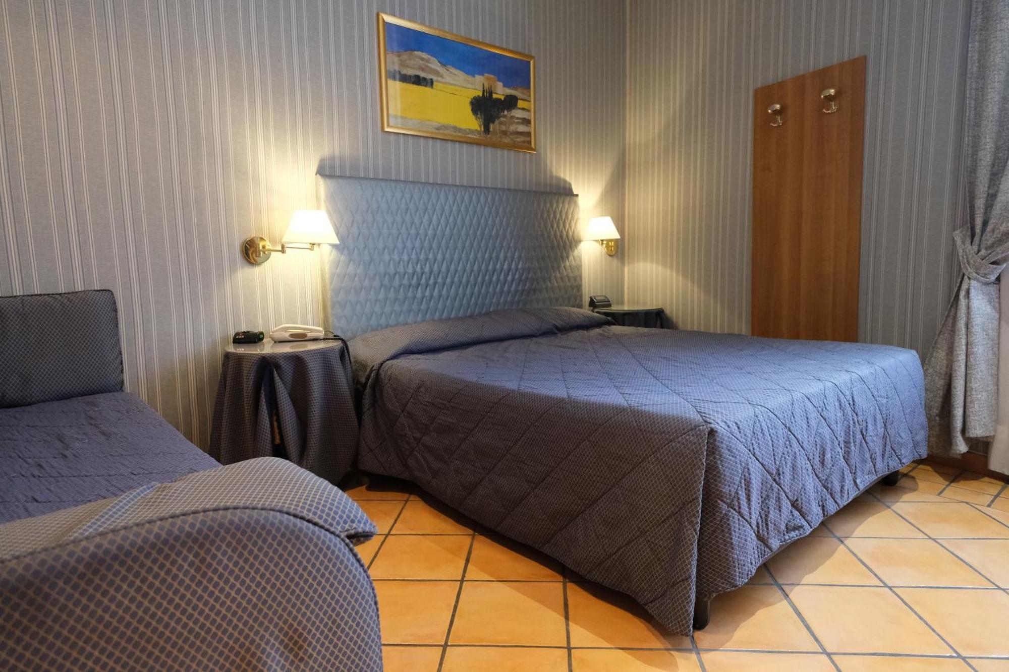 Hotel Lirico Roma Esterno foto