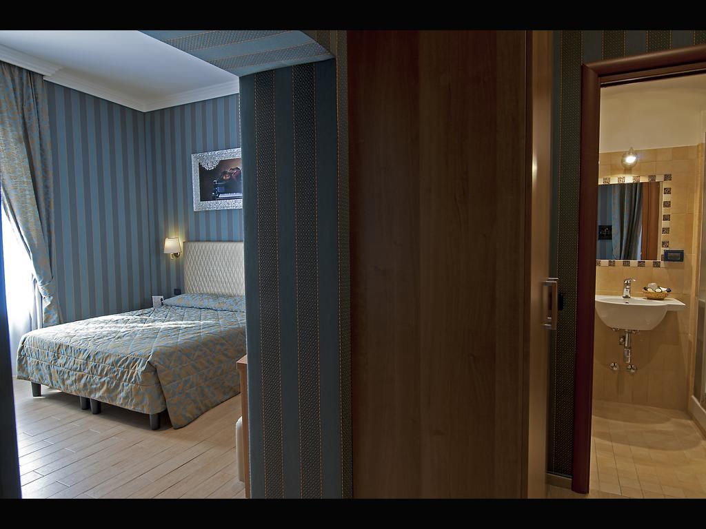 Hotel Lirico Roma Esterno foto