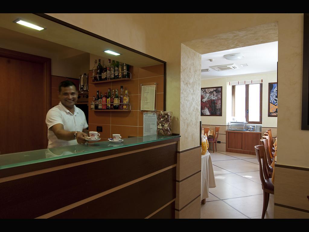 Hotel Lirico Roma Esterno foto