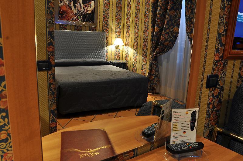 Hotel Lirico Roma Esterno foto
